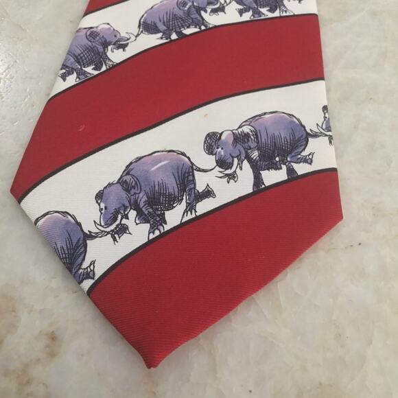 MIKE LUCKOVICH SILK ELEPHANT DESIGN TIE - Picture 2 of 7